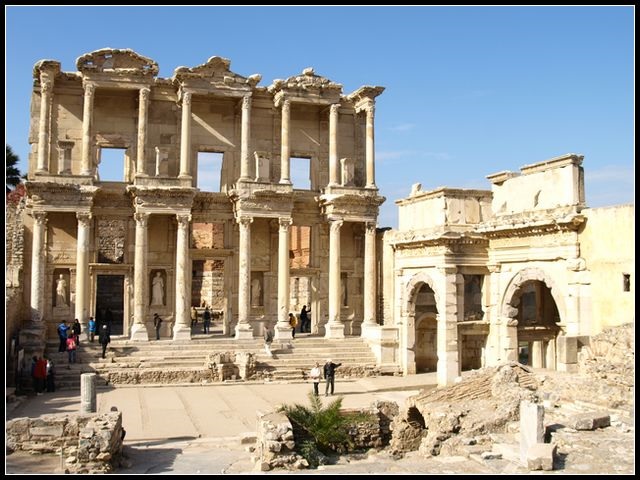 Library of Celsus.jpg